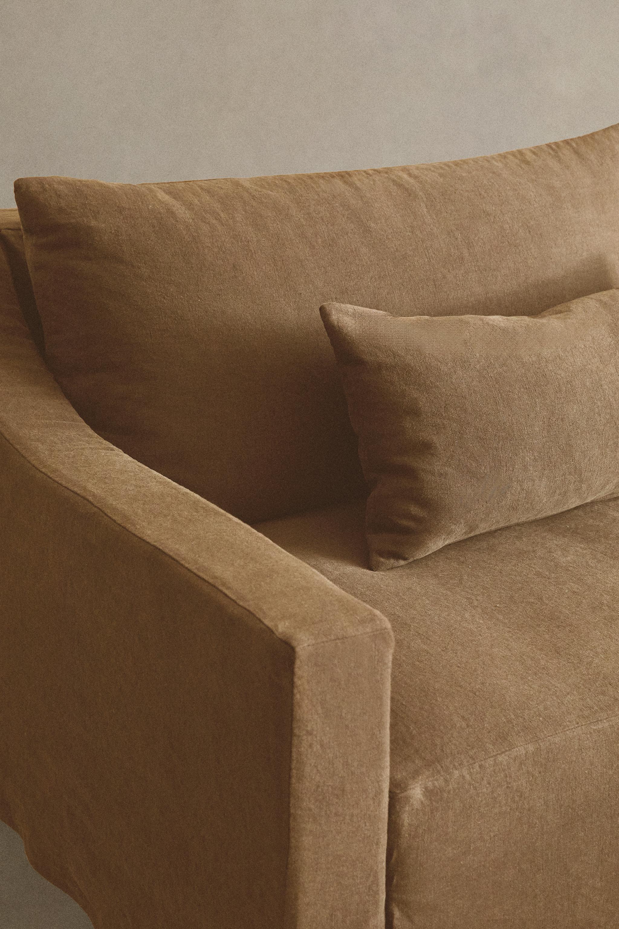 WASHED LINEN SLIPCOVER COUCH